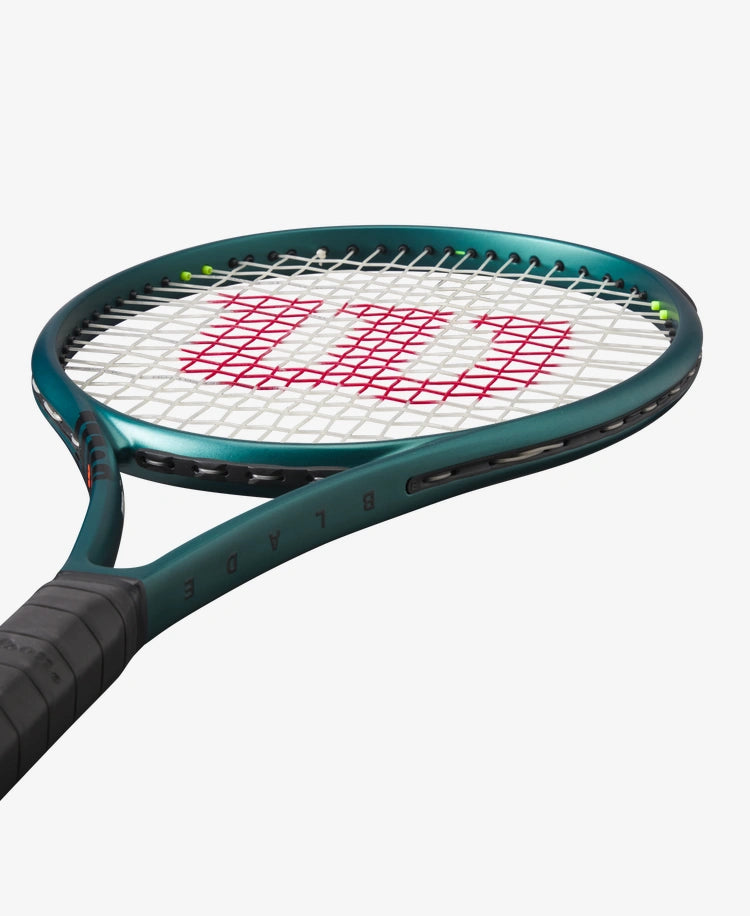 Wilson BLADE 100 V9 TENNIS RACKET
