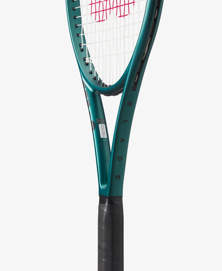 Wilson BLADE 100 V9 TENNIS RACKET